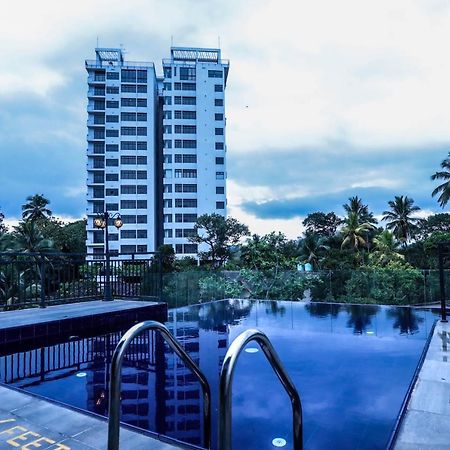 Hotel Ganthera แคนดี้ ภายนอก รูปภาพ