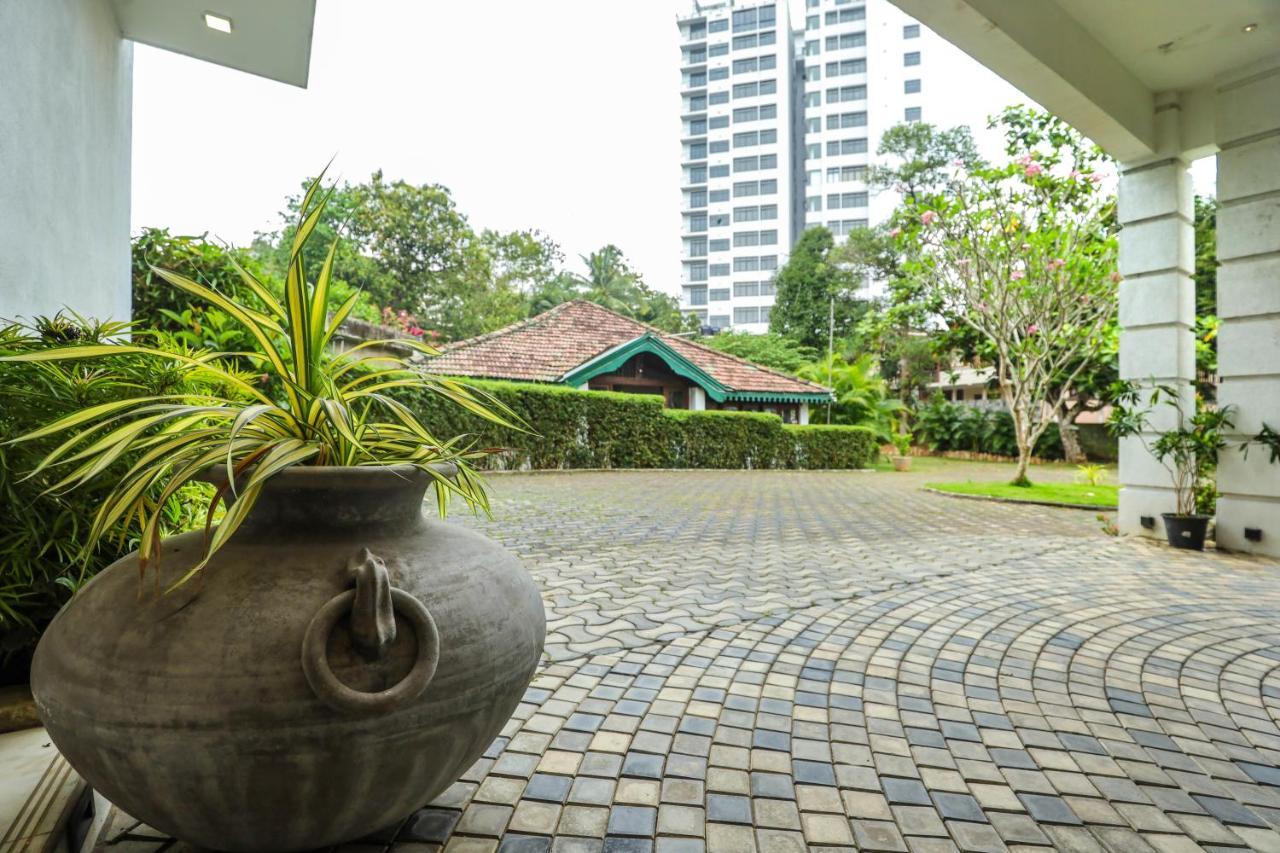 Hotel Ganthera แคนดี้ ภายนอก รูปภาพ