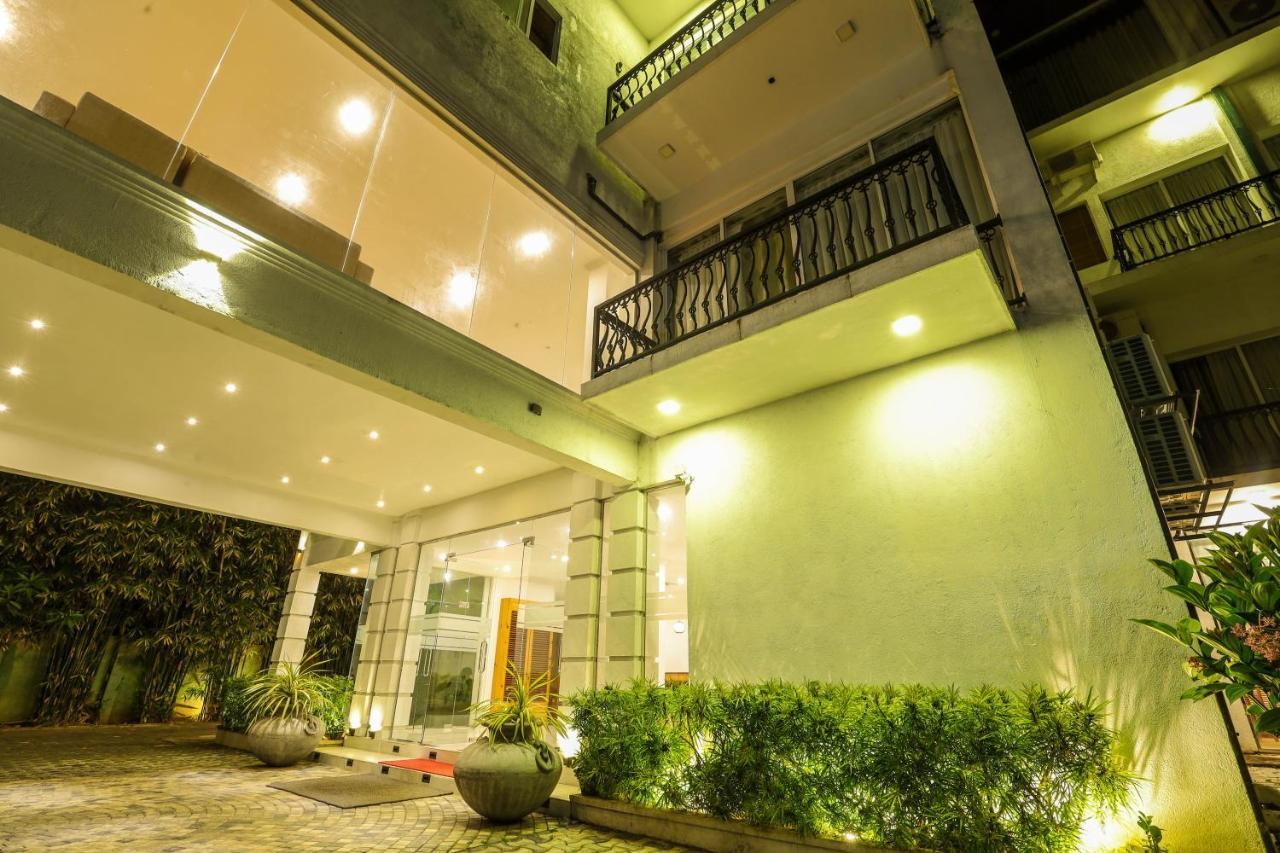 Hotel Ganthera แคนดี้ ภายนอก รูปภาพ