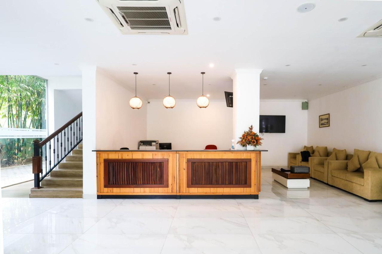 Hotel Ganthera แคนดี้ ภายนอก รูปภาพ