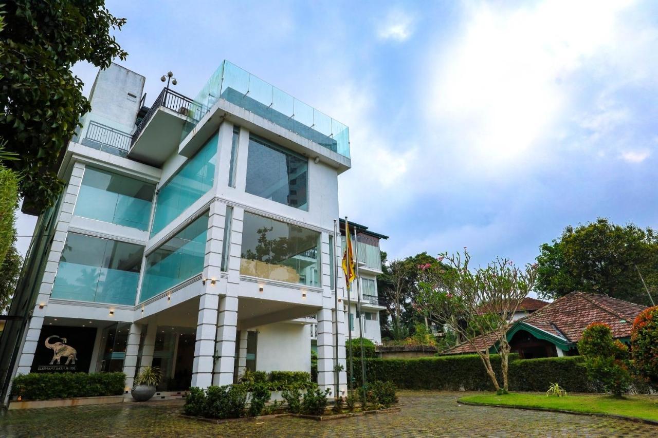 Hotel Ganthera แคนดี้ ภายนอก รูปภาพ