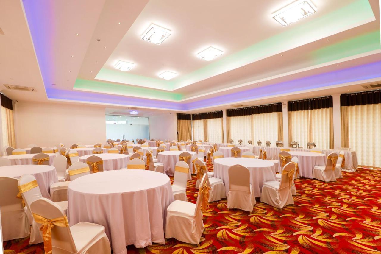Hotel Ganthera แคนดี้ ภายนอก รูปภาพ