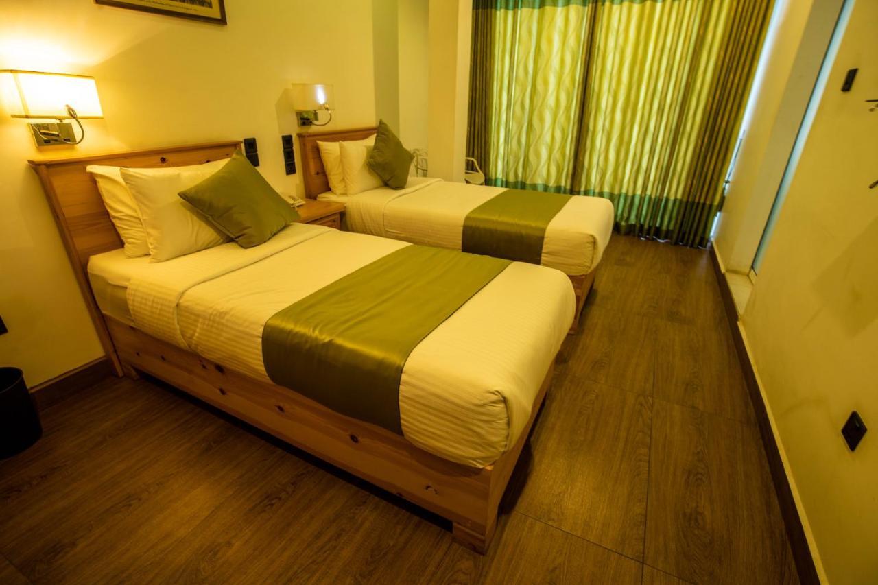 Hotel Ganthera แคนดี้ ภายนอก รูปภาพ