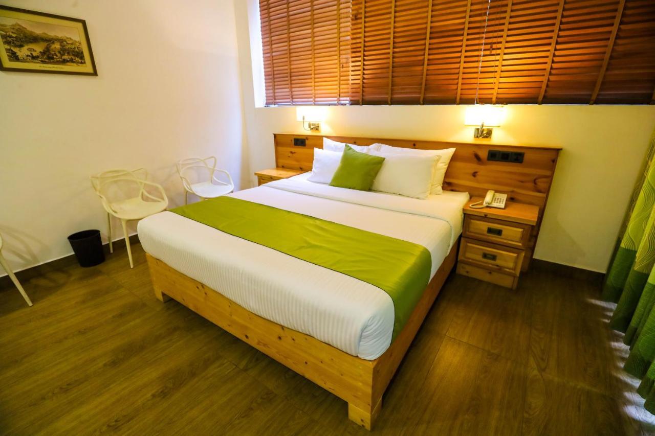 Hotel Ganthera แคนดี้ ภายนอก รูปภาพ