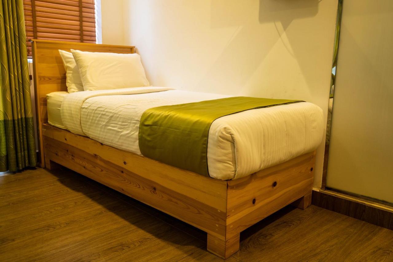 Hotel Ganthera แคนดี้ ภายนอก รูปภาพ