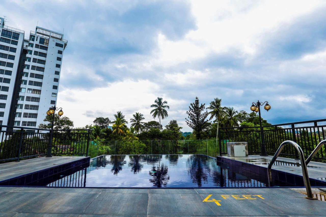 Hotel Ganthera แคนดี้ ภายนอก รูปภาพ