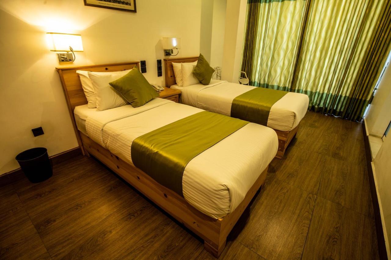 Hotel Ganthera แคนดี้ ภายนอก รูปภาพ