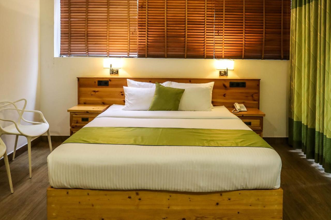 Hotel Ganthera แคนดี้ ภายนอก รูปภาพ