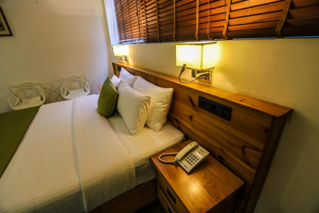 Hotel Ganthera แคนดี้ ภายนอก รูปภาพ