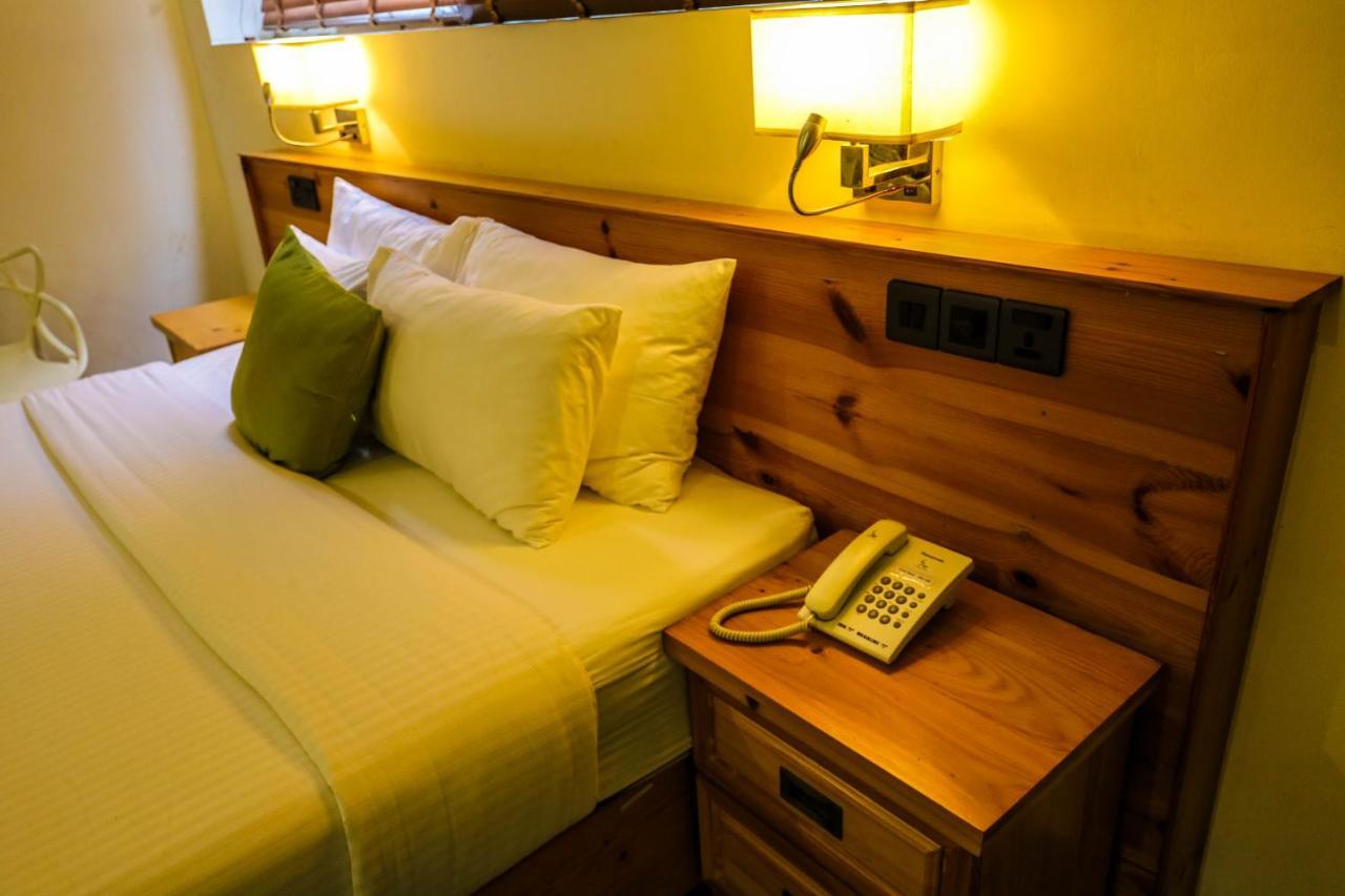 Hotel Ganthera แคนดี้ ภายนอก รูปภาพ