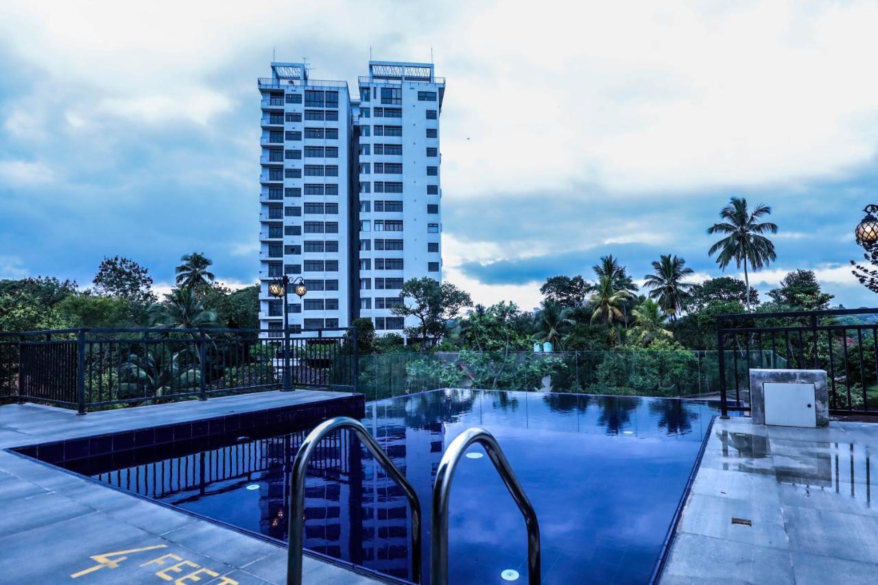 Hotel Ganthera แคนดี้ ภายนอก รูปภาพ